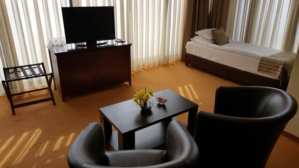 Hotel Contact