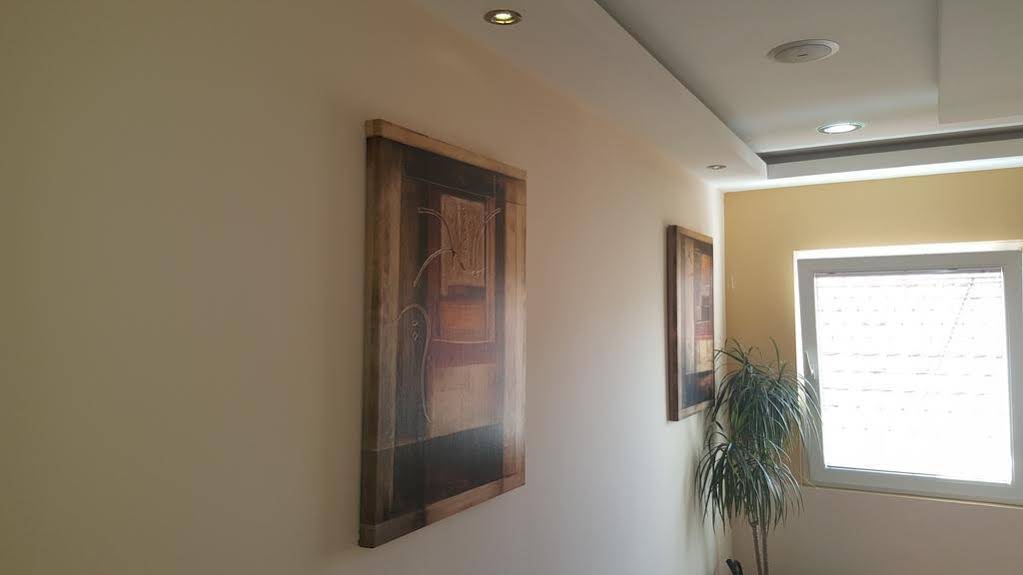 Hotel Contact
