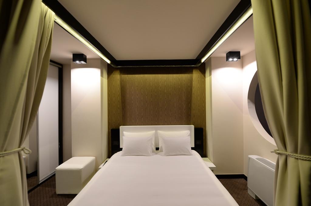 Hotel Hedonic
