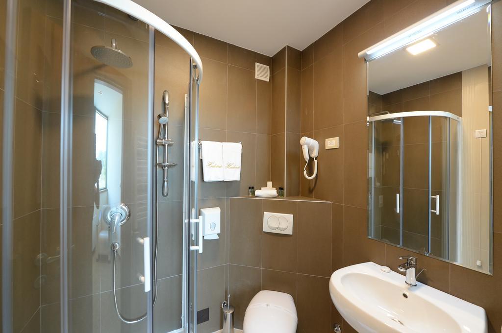 Hotel Hedonic