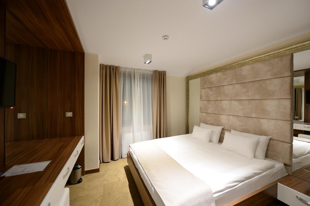 Hotel Hedonic