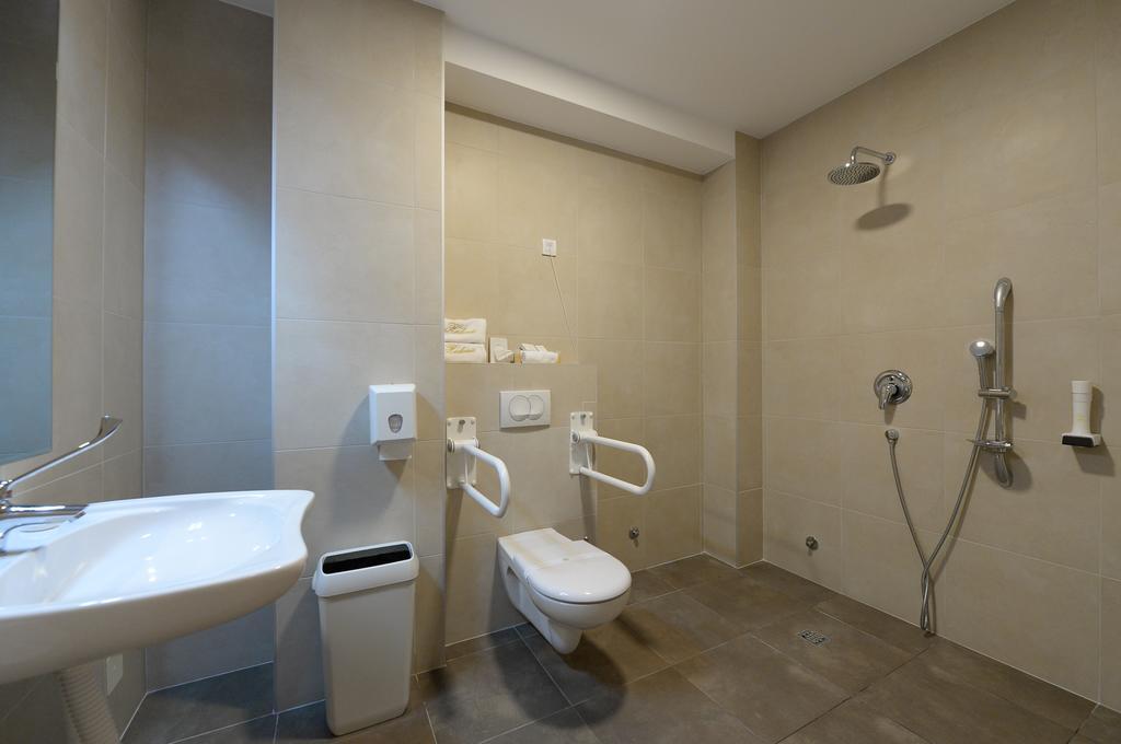 Hotel Hedonic