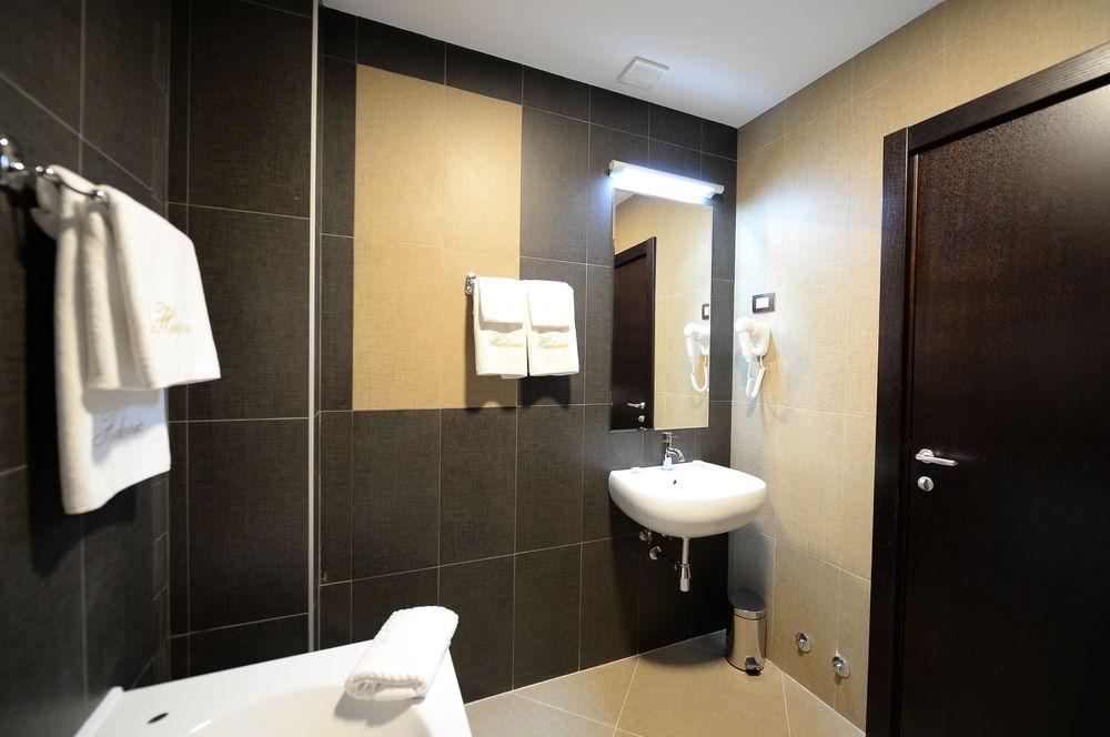 Hotel Hedonic