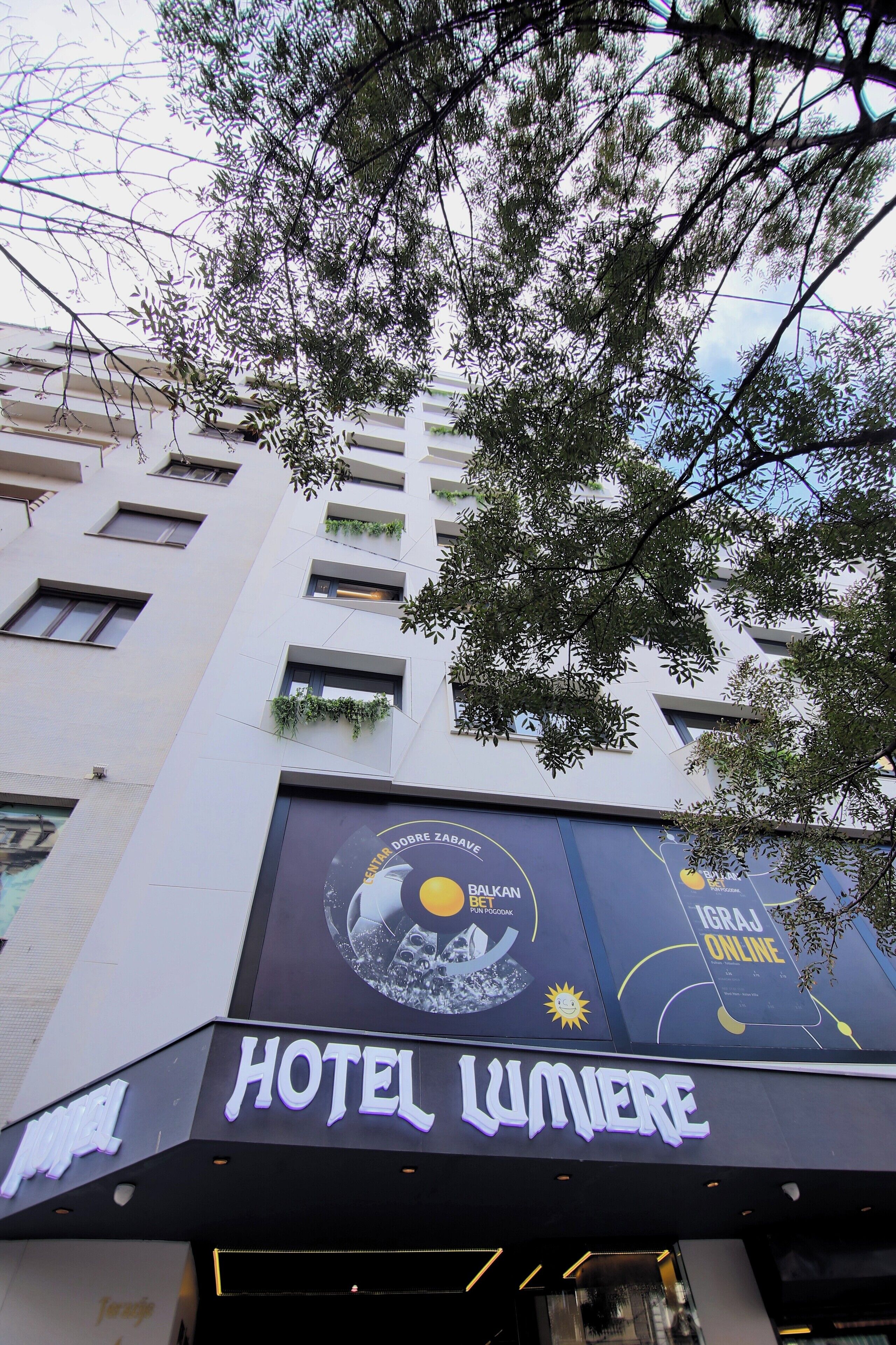Hotel Lumière