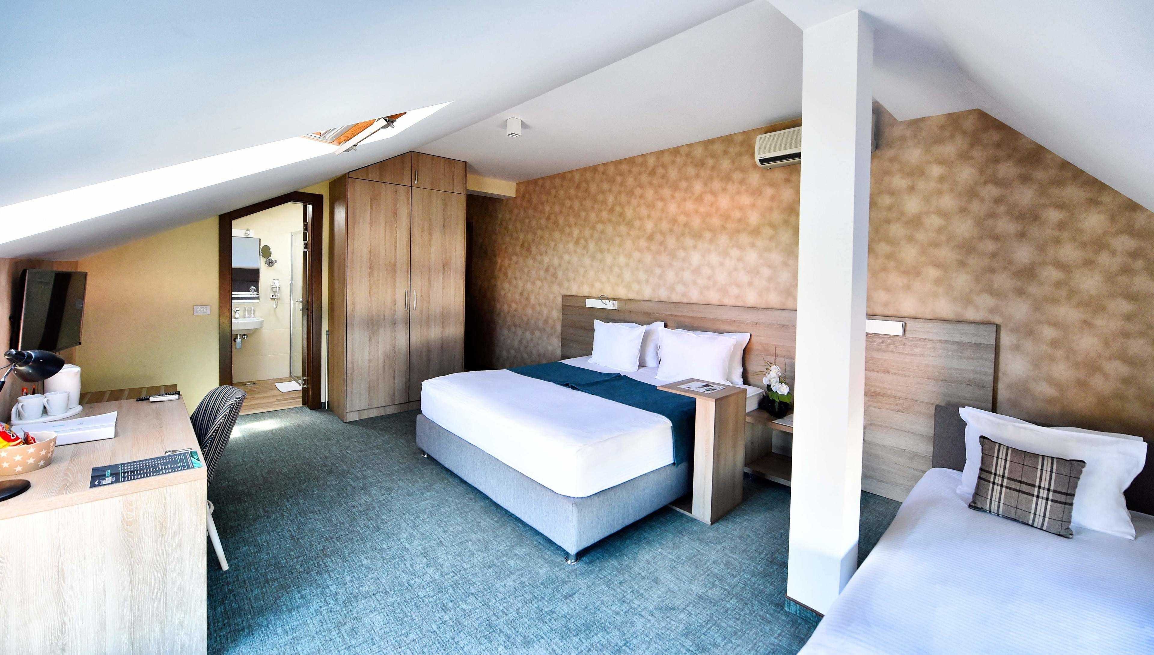 Hotel Mint