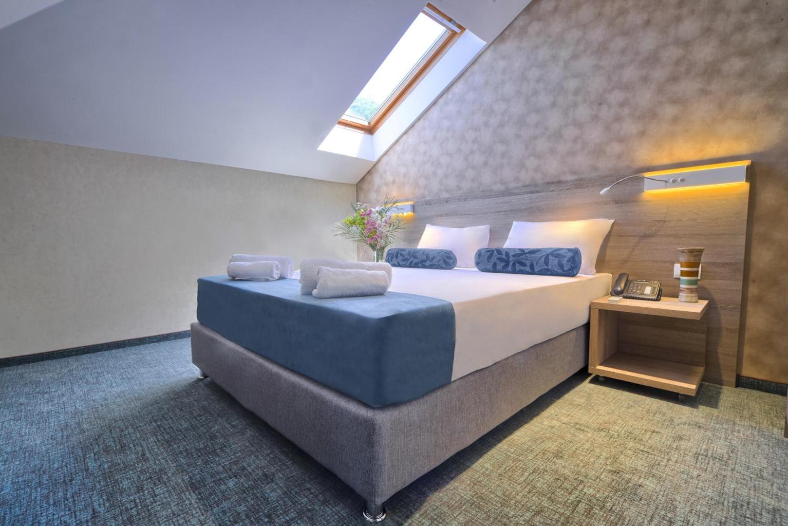 Hotel Mint