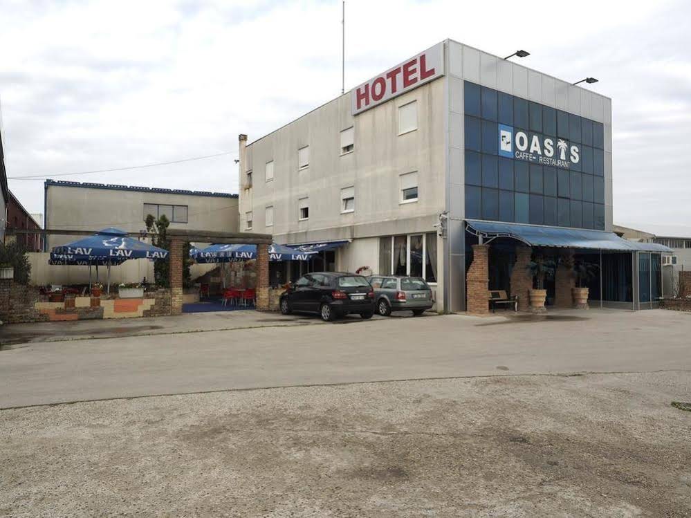 Hotel Oasis