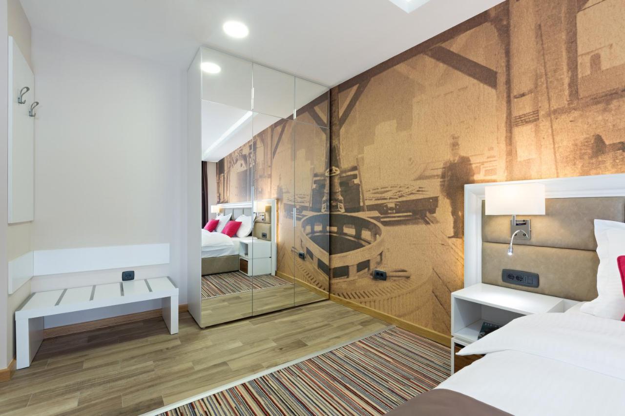 Hotel Tesla Smart Stay