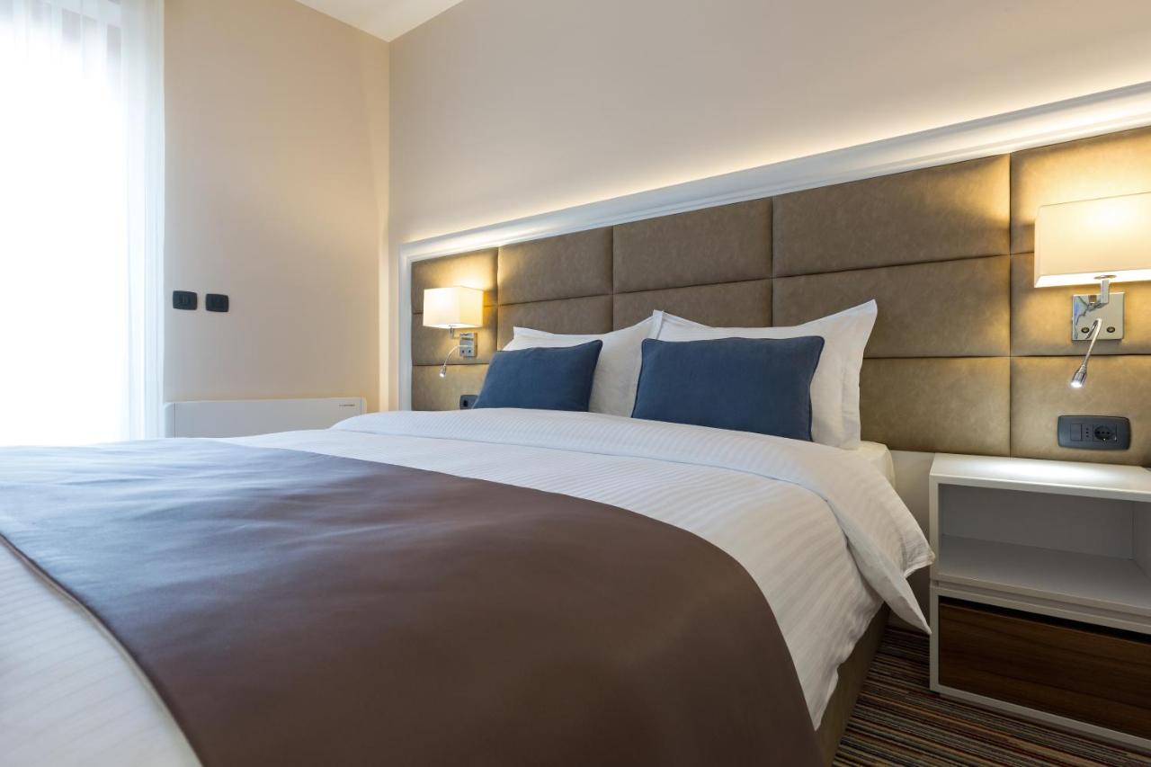 Hotel Tesla Smart Stay