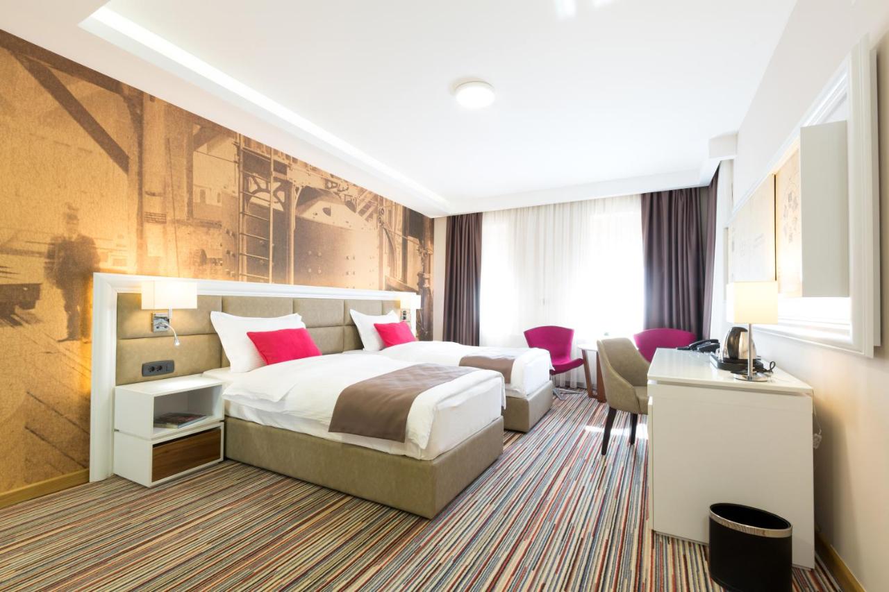 Hotel Tesla Smart Stay