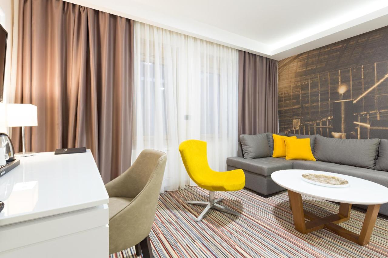 Hotel Tesla Smart Stay