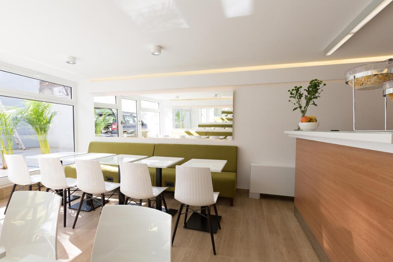 Hotel Tesla Smart Stay