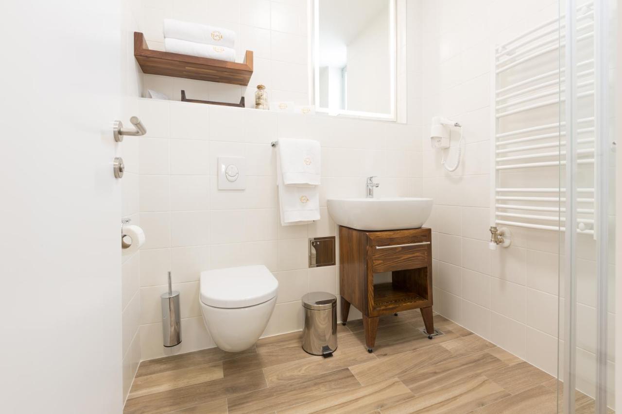 Hotel Tesla Smart Stay