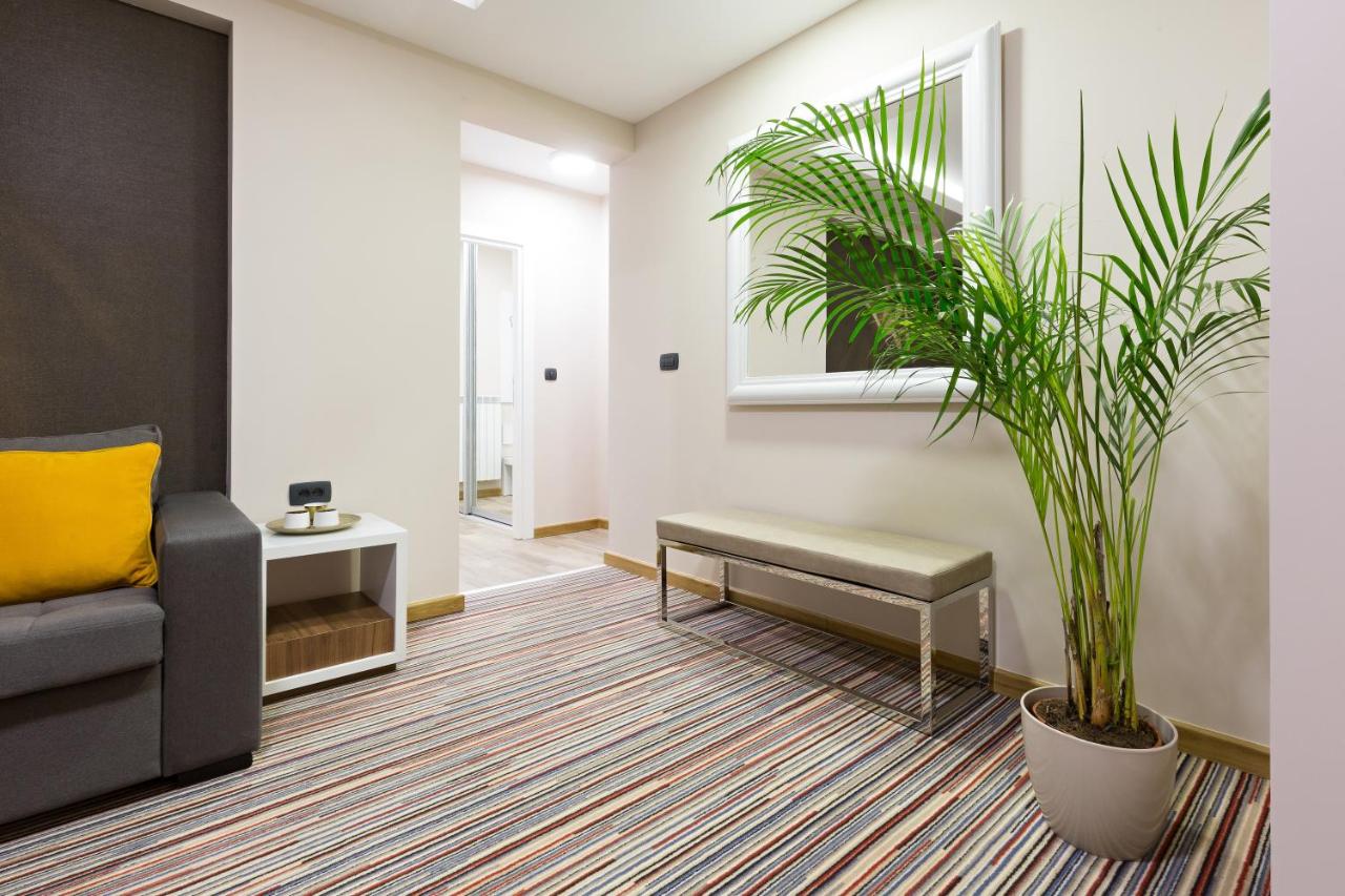 Hotel Tesla Smart Stay