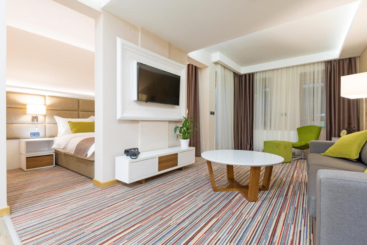Hotel Tesla Smart Stay