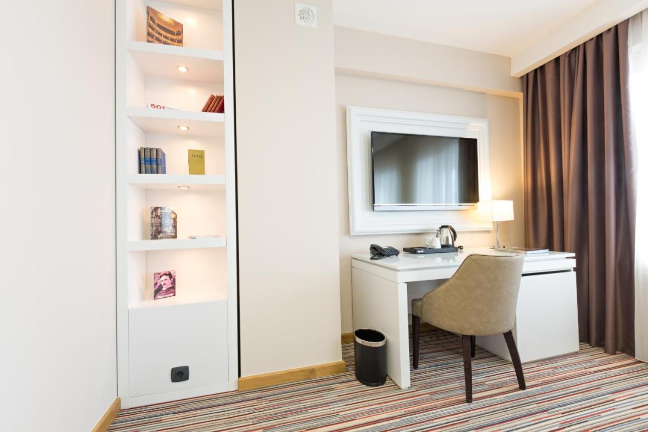 Hotel Tesla Smart Stay