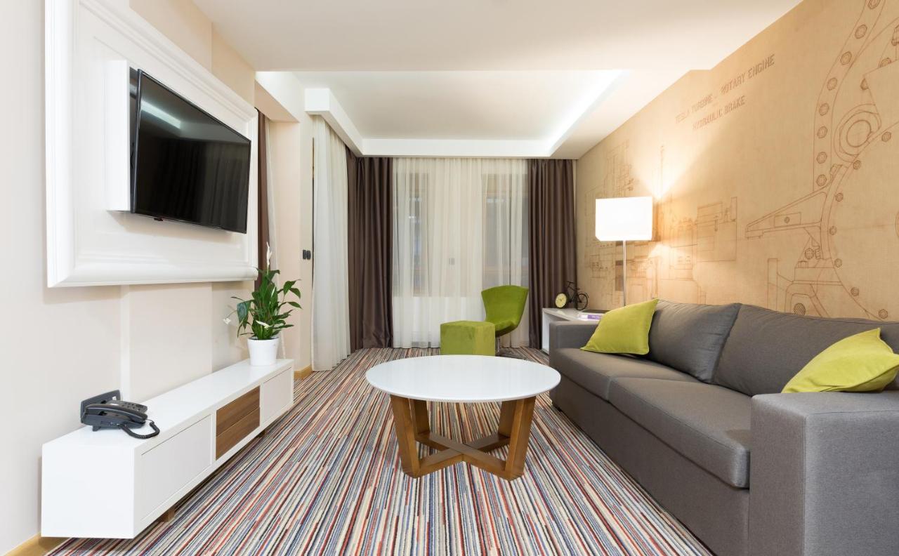Hotel Tesla Smart Stay