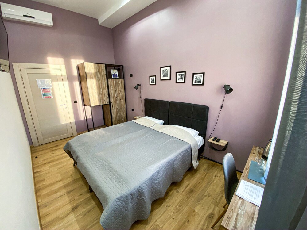 K43 Rooms And Apartments