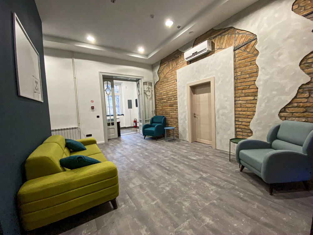 K43 Rooms And Apartments