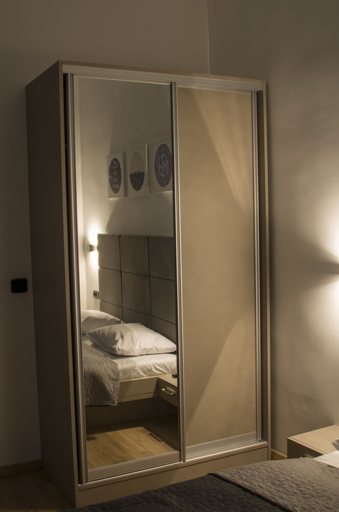 K43 Rooms And Apartments