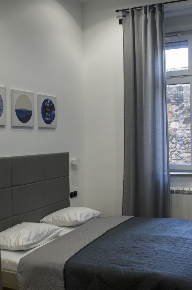 K43 Rooms And Apartments