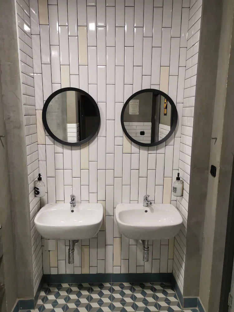 K43 Rooms And Apartments