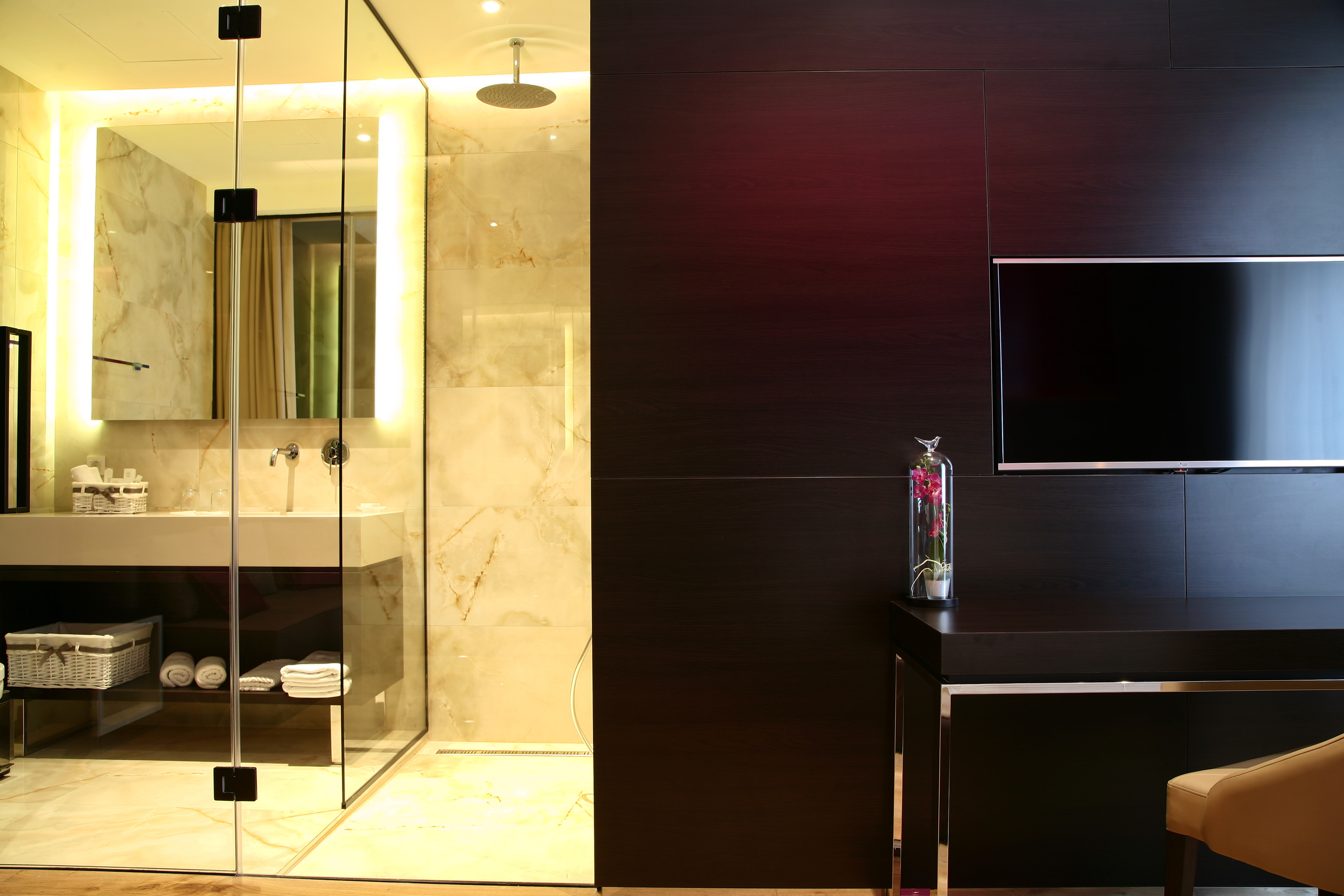 Maccani Luxury Suites