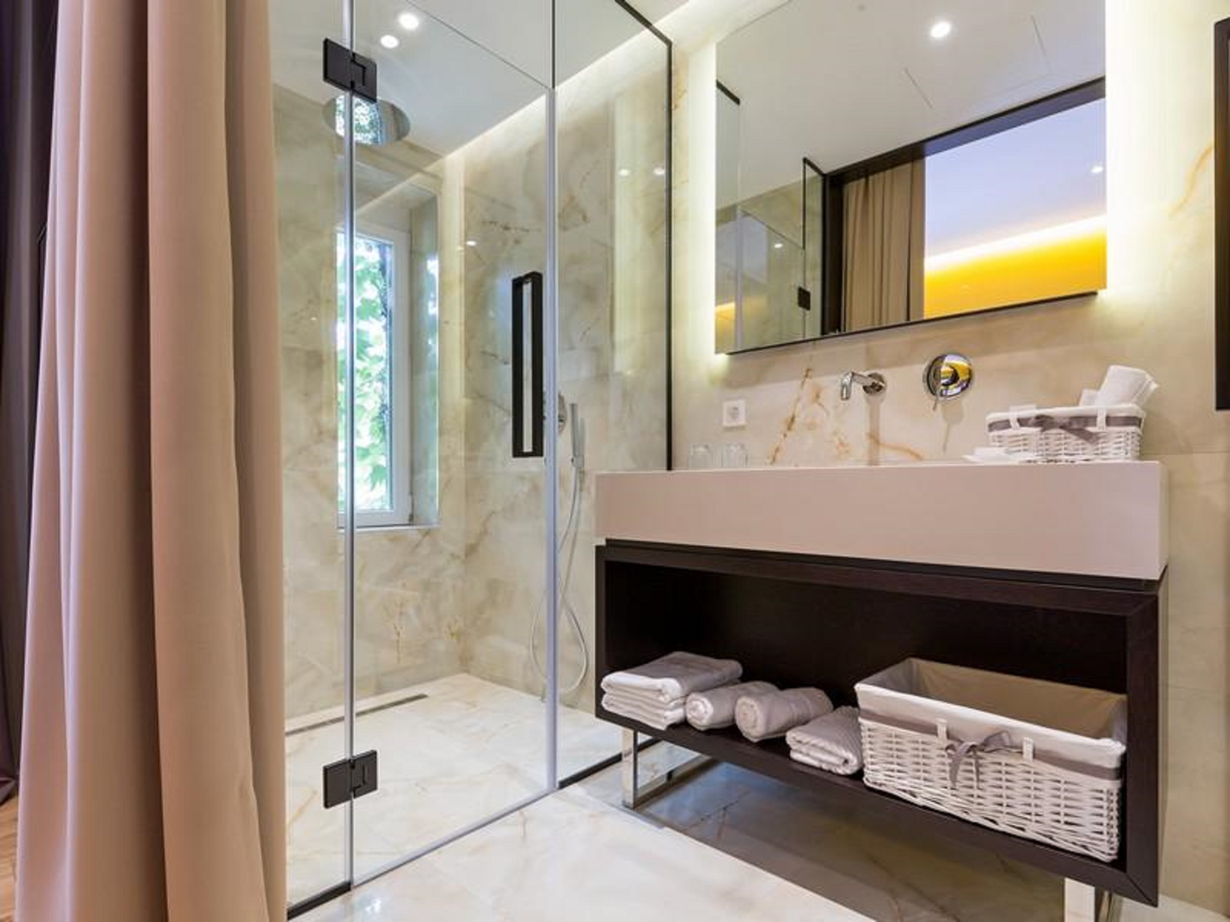 Maccani Luxury Suites