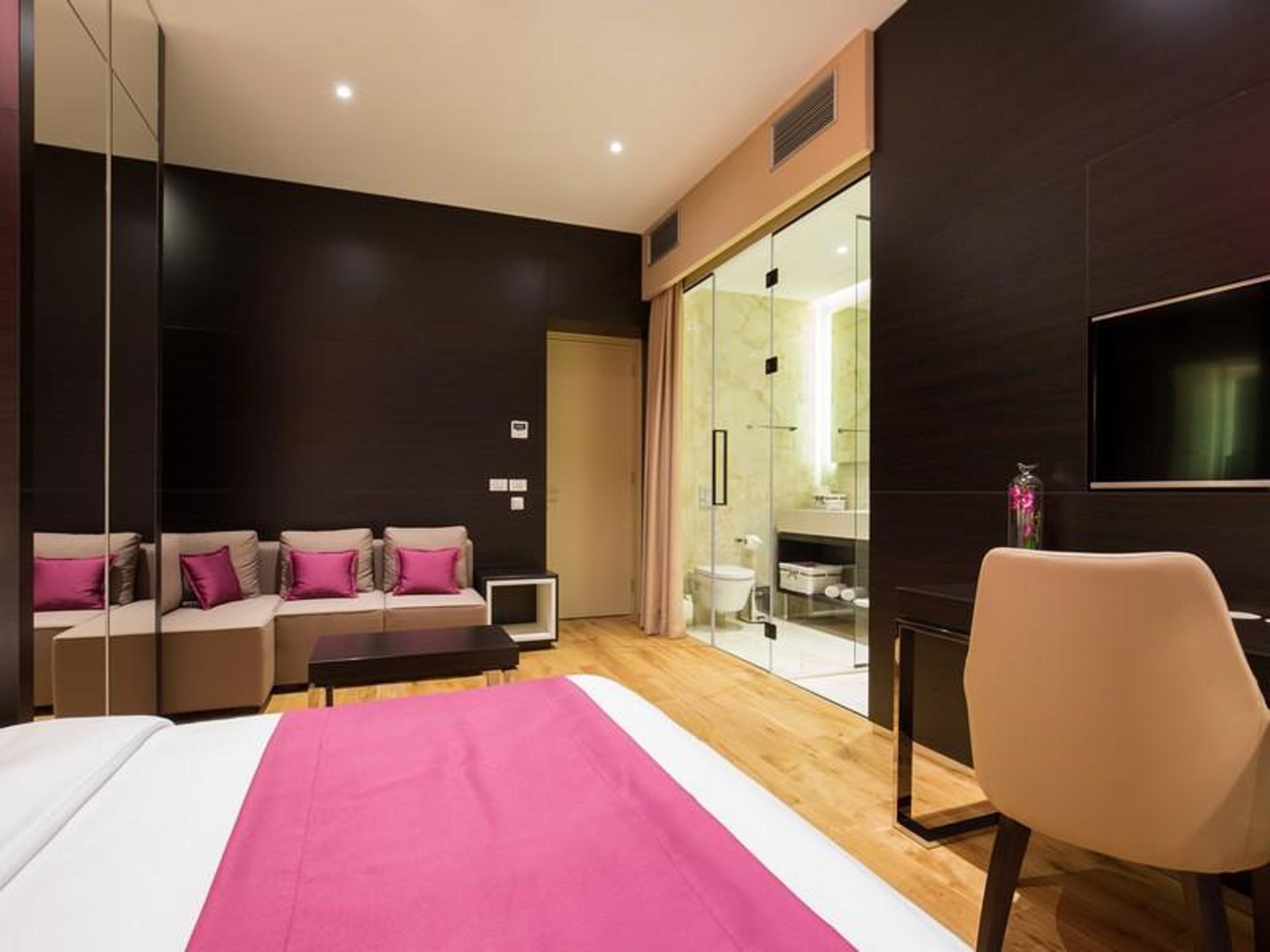 Maccani Luxury Suites