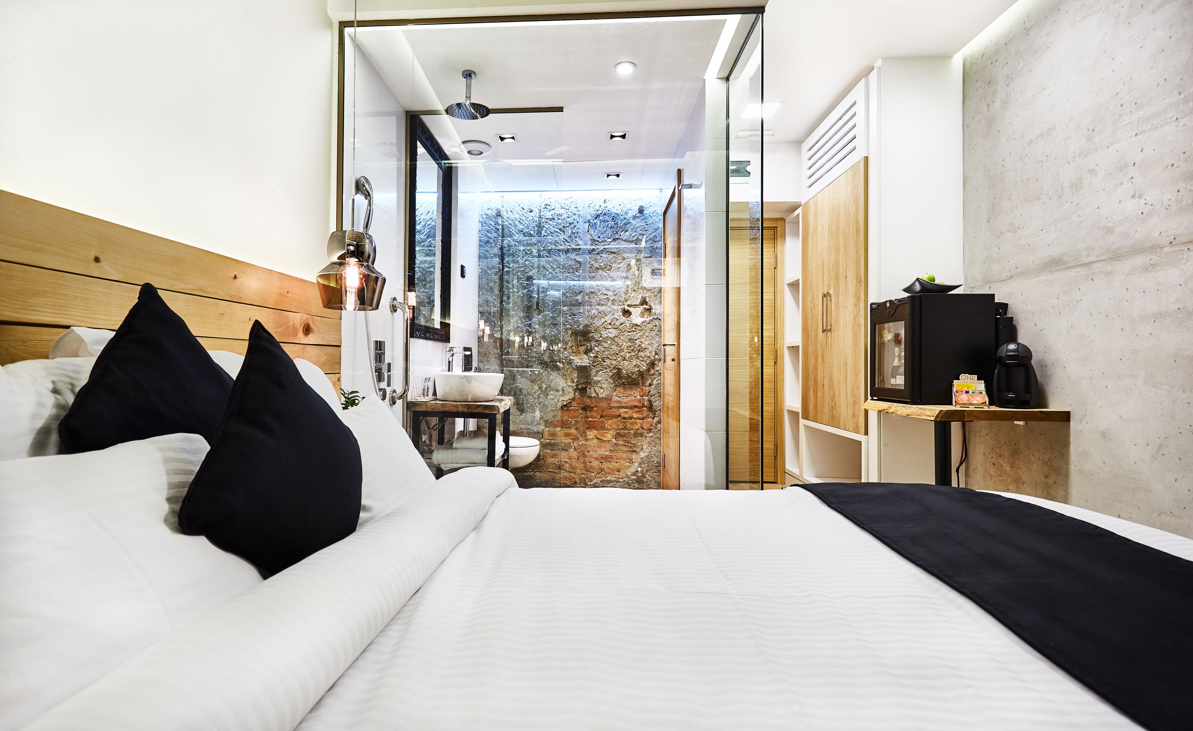 One Luxury Suites