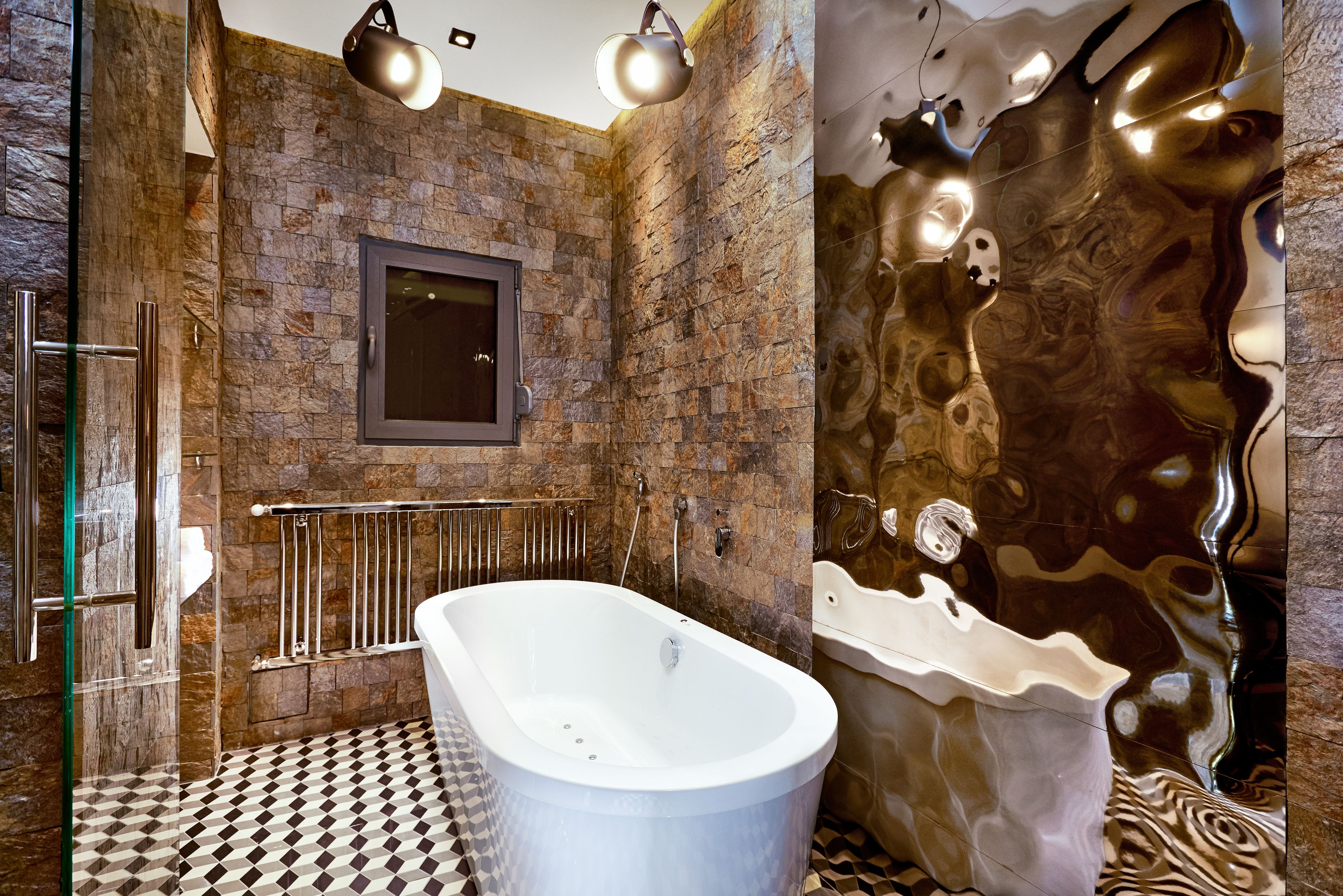One Luxury Suites