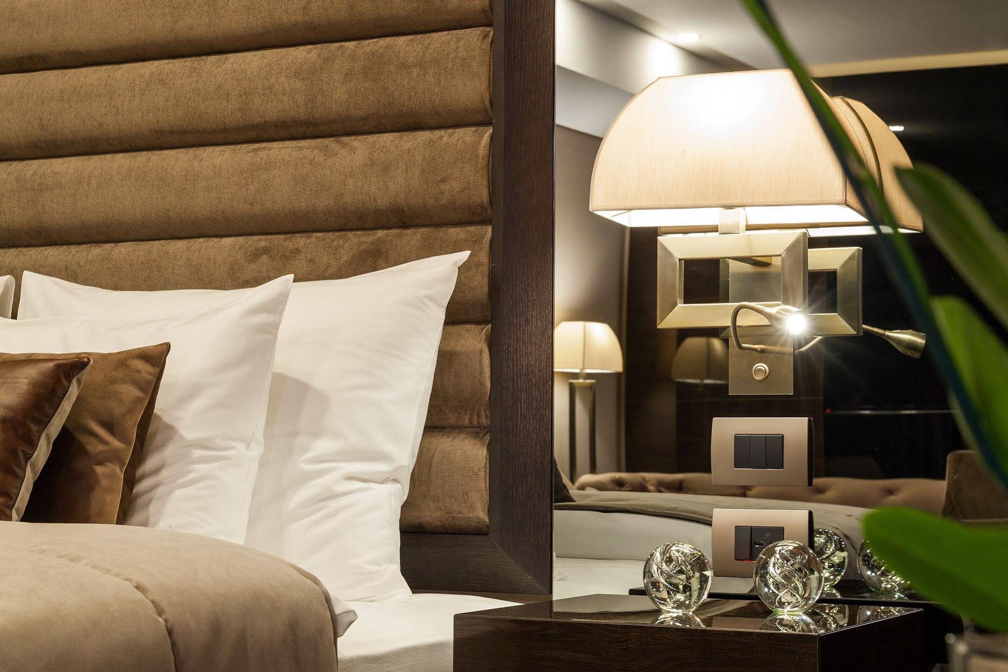 Saint Ten Hotel