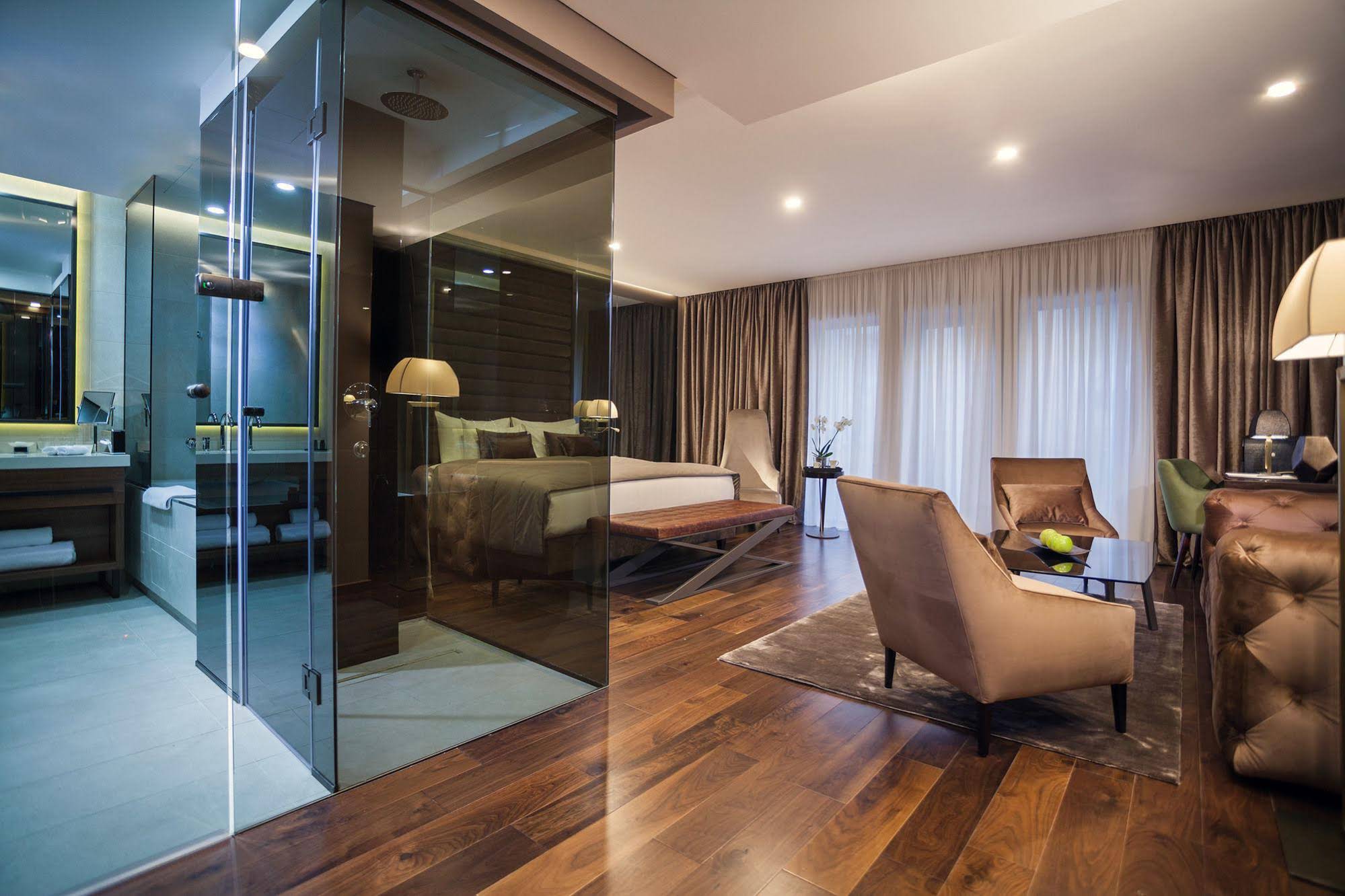 Saint Ten Hotel