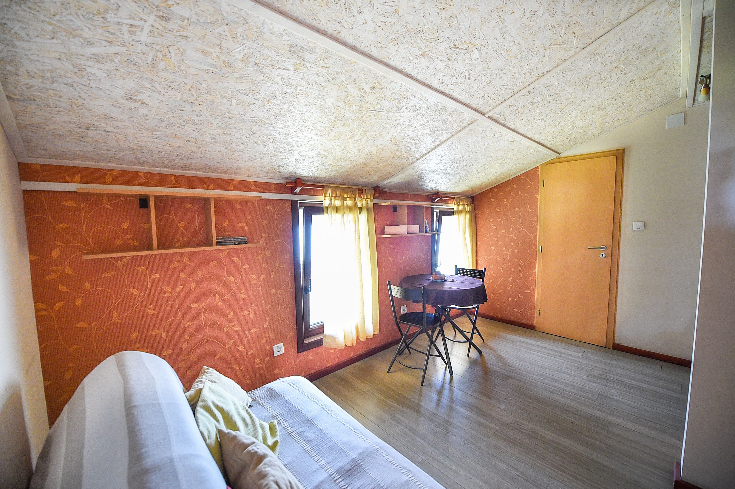 San Art Floating Hostel