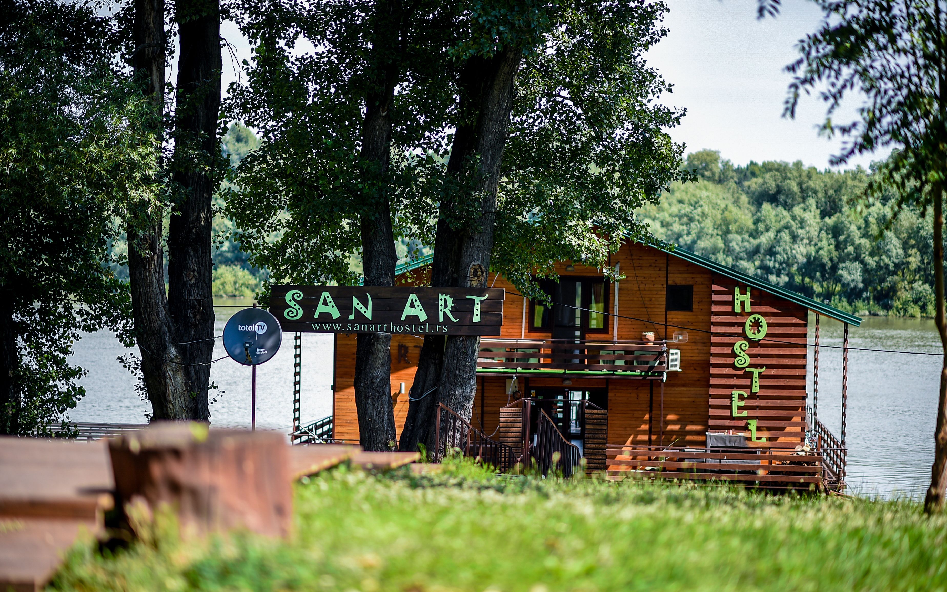 San Art Floating Hostel