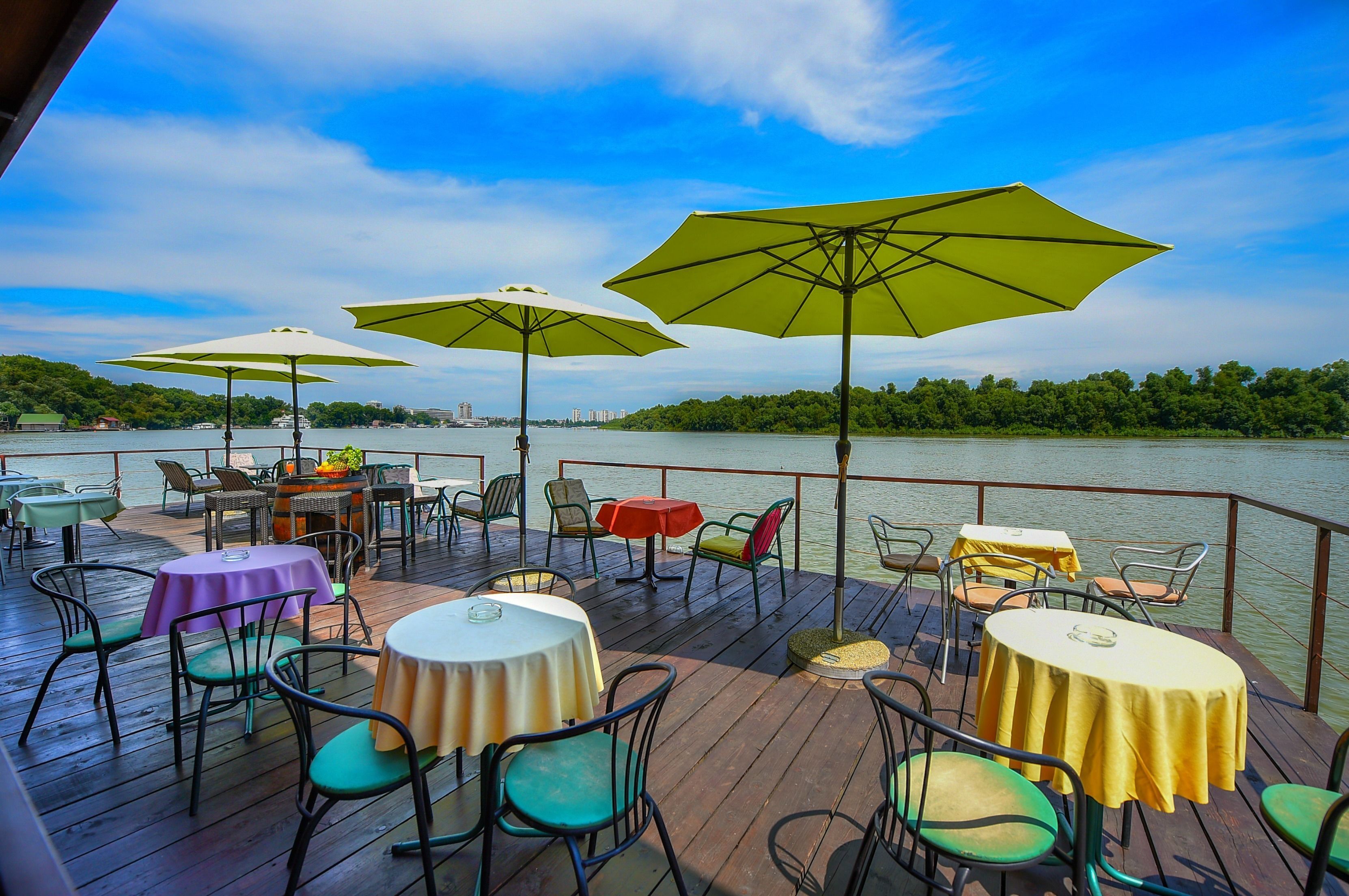 San Art Floating Hostel
