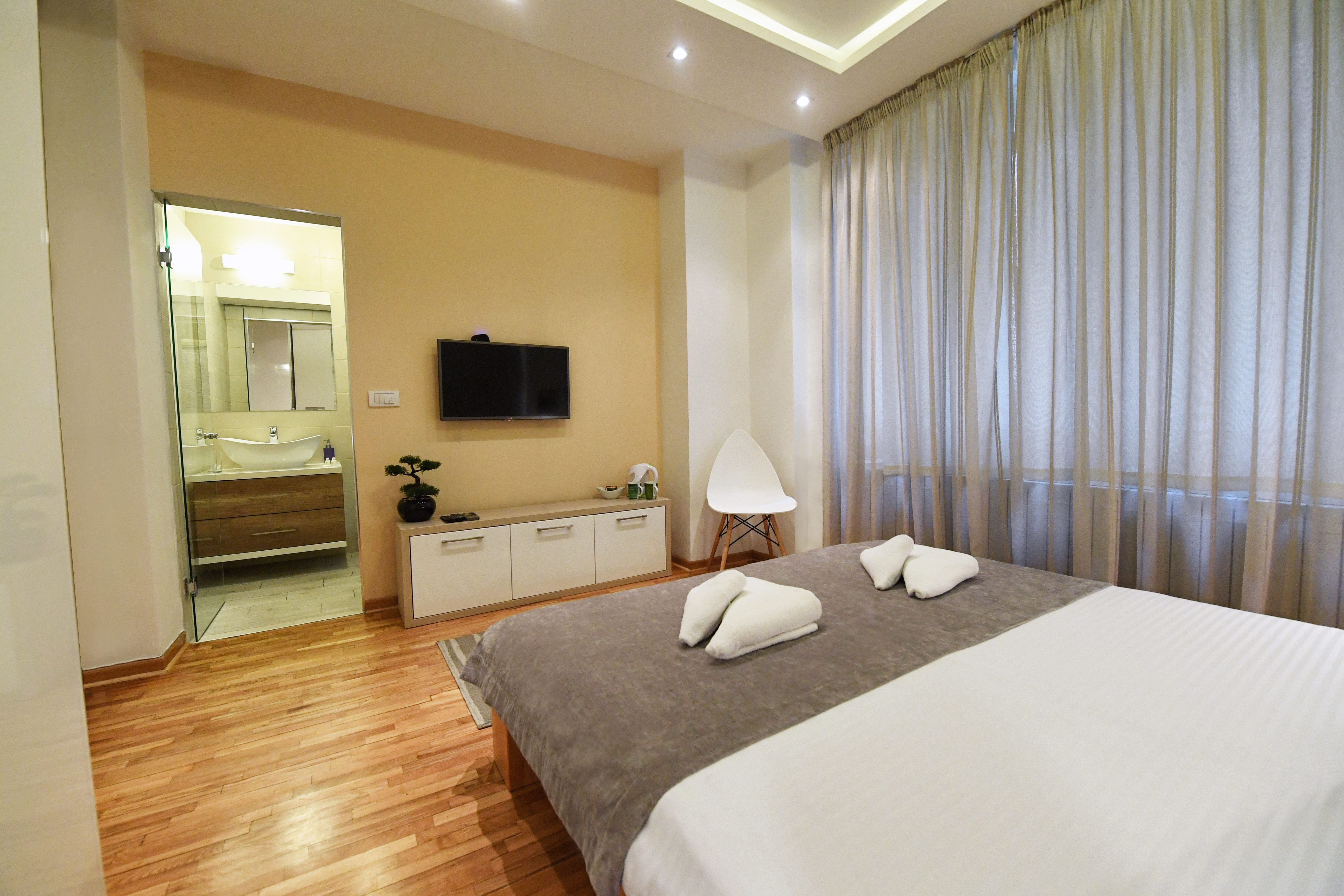 Top Central Apartments 2