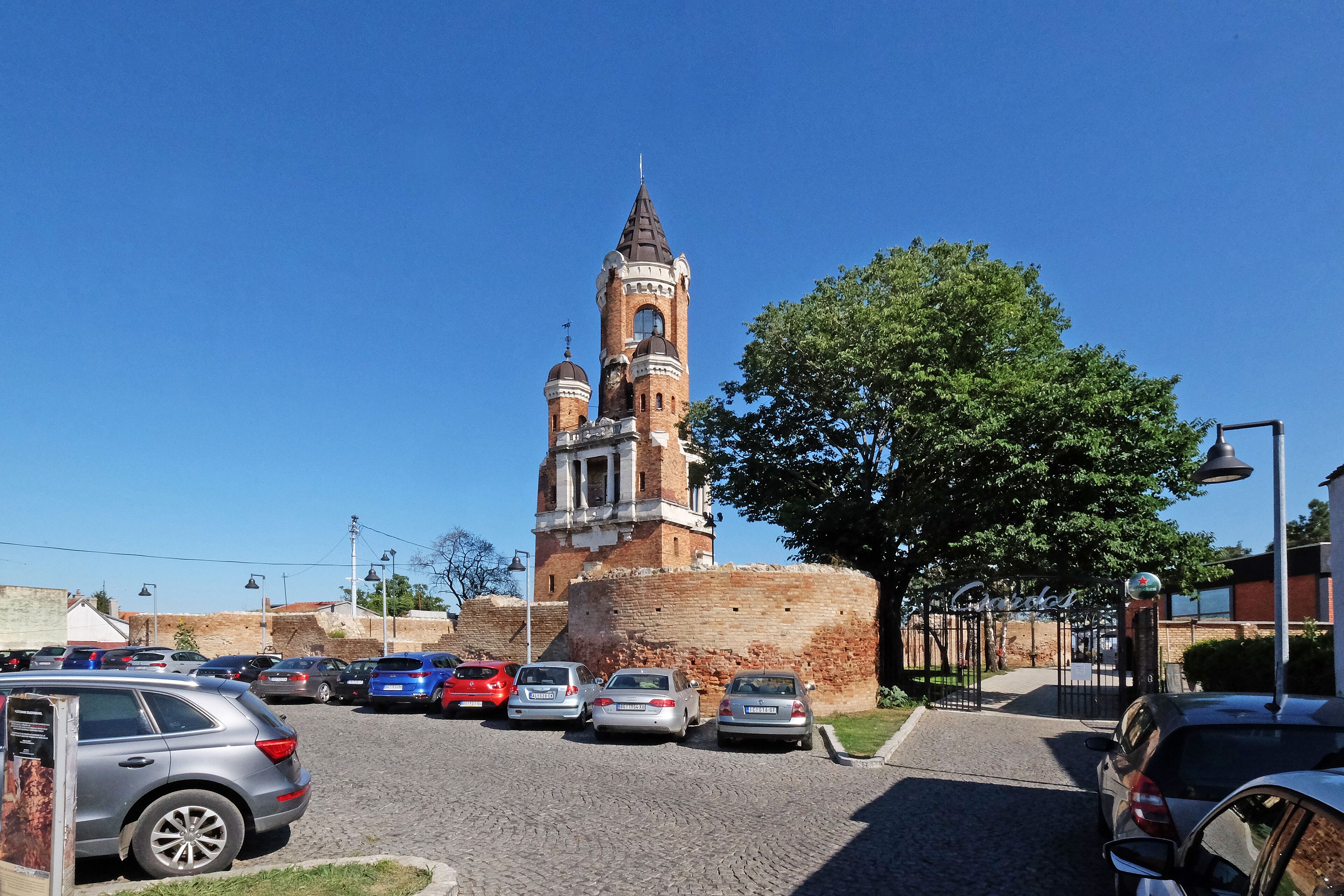 Villa Tower Gardos