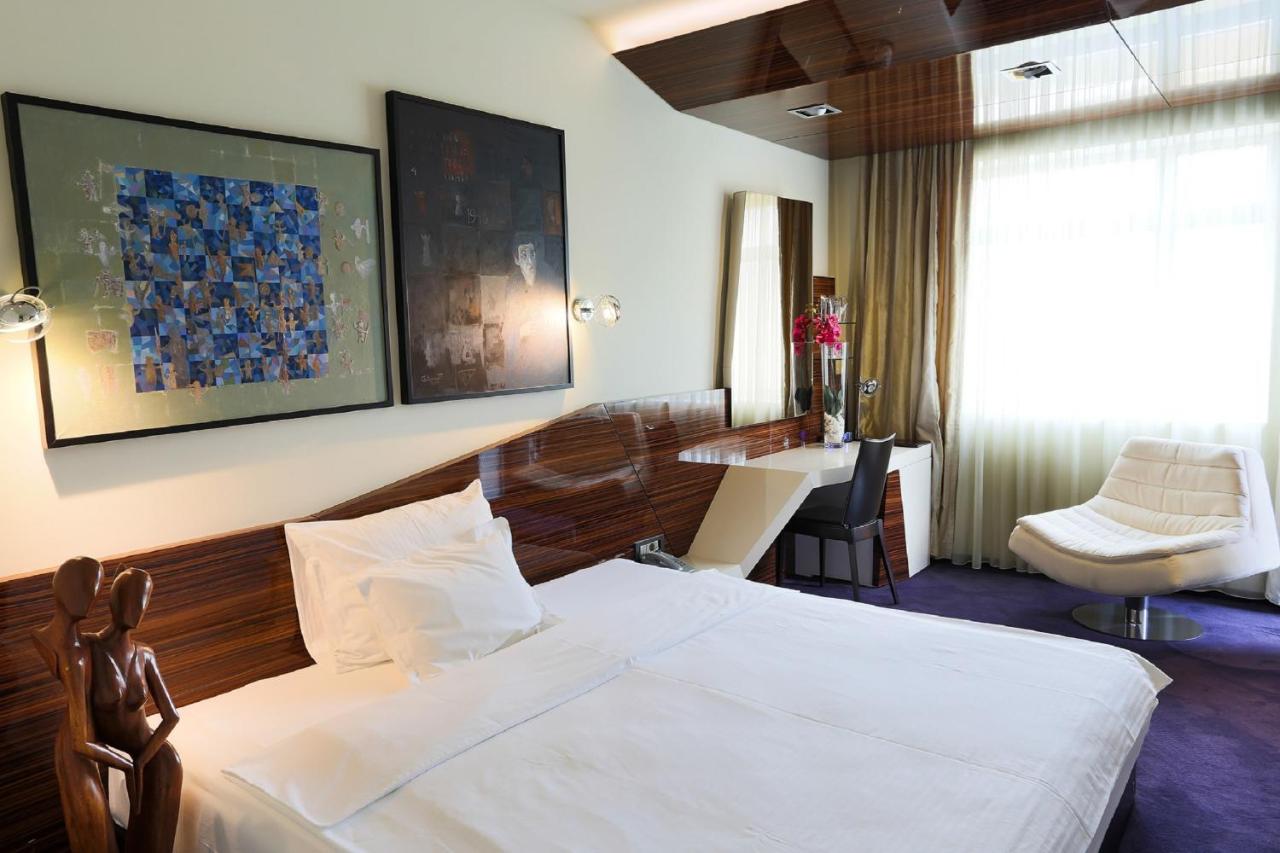 Best Western My Place Hotel