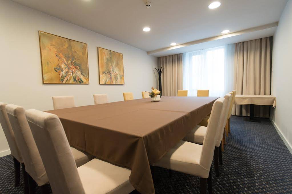 New City Hotel & Restaurant