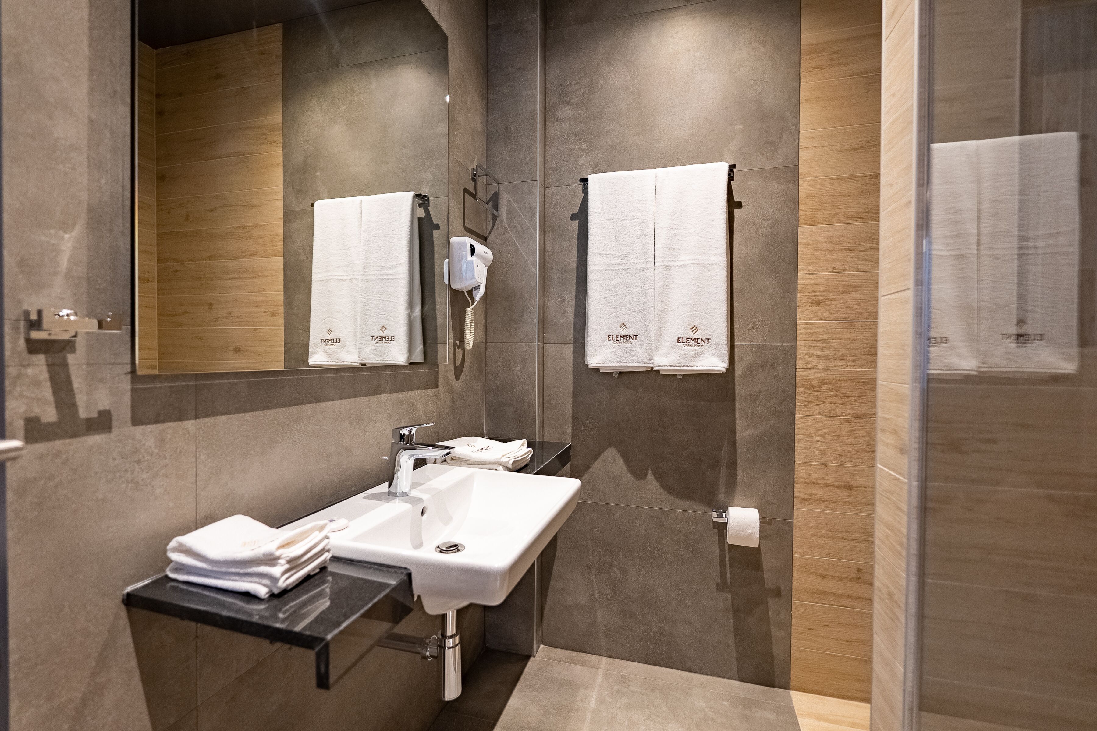 Hotel Element
