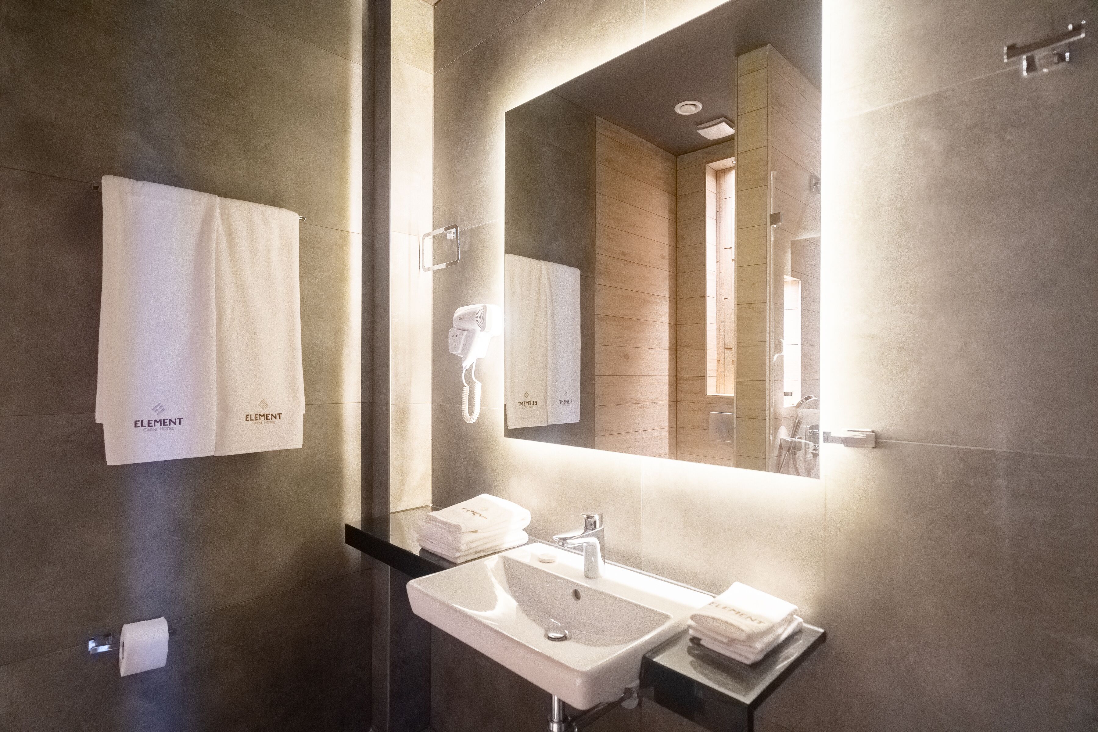 Hotel Element