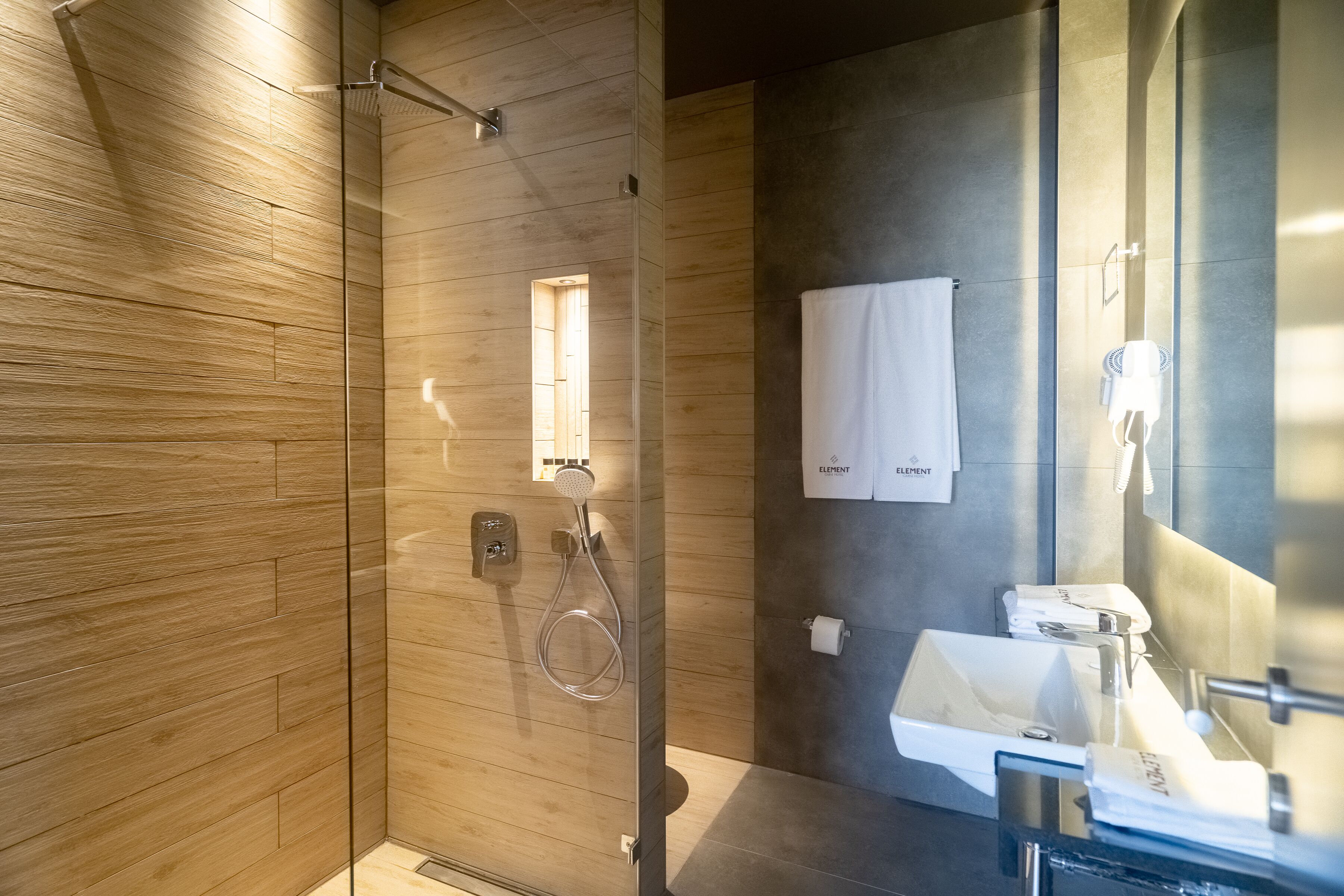 Hotel Element