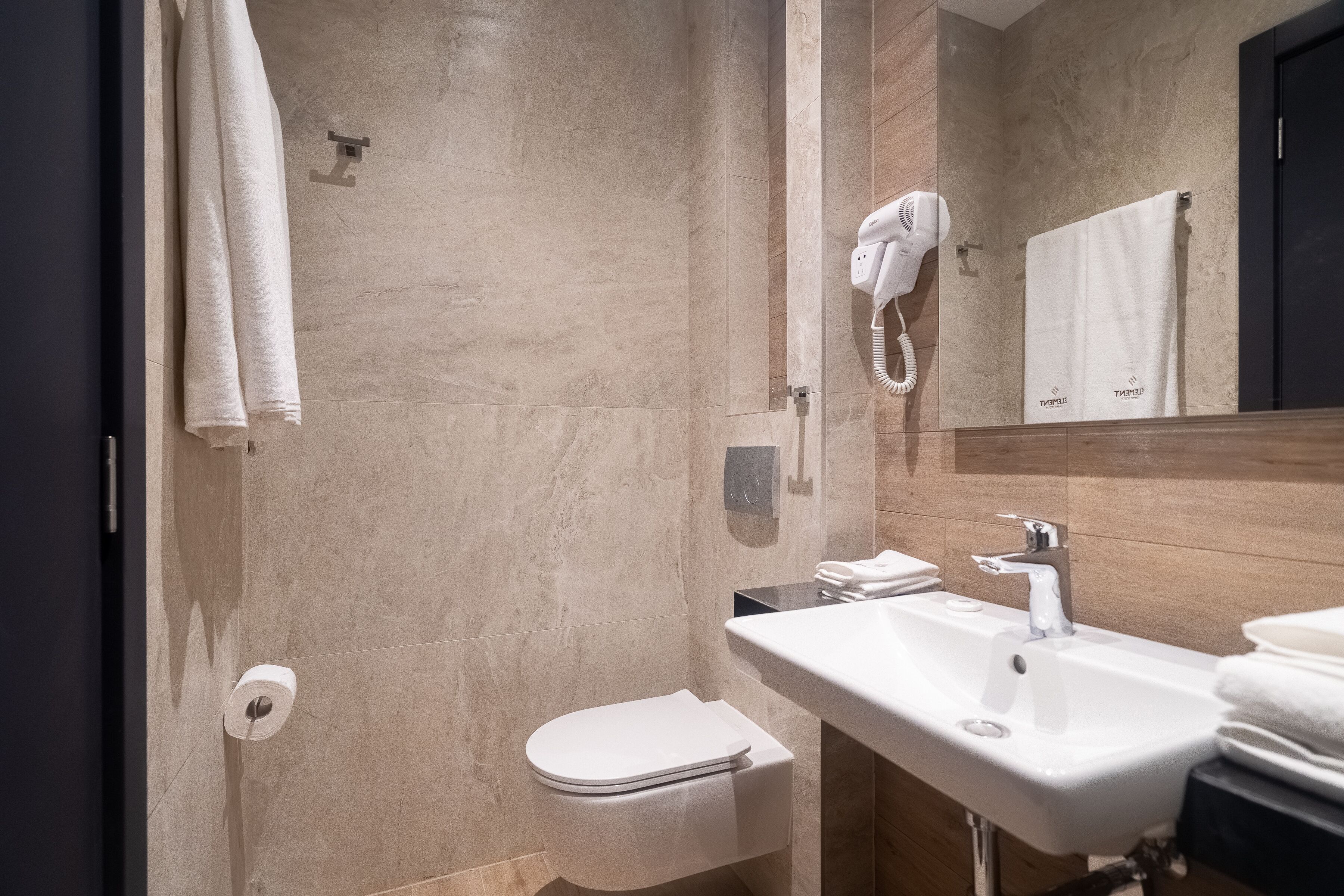 Hotel Element
