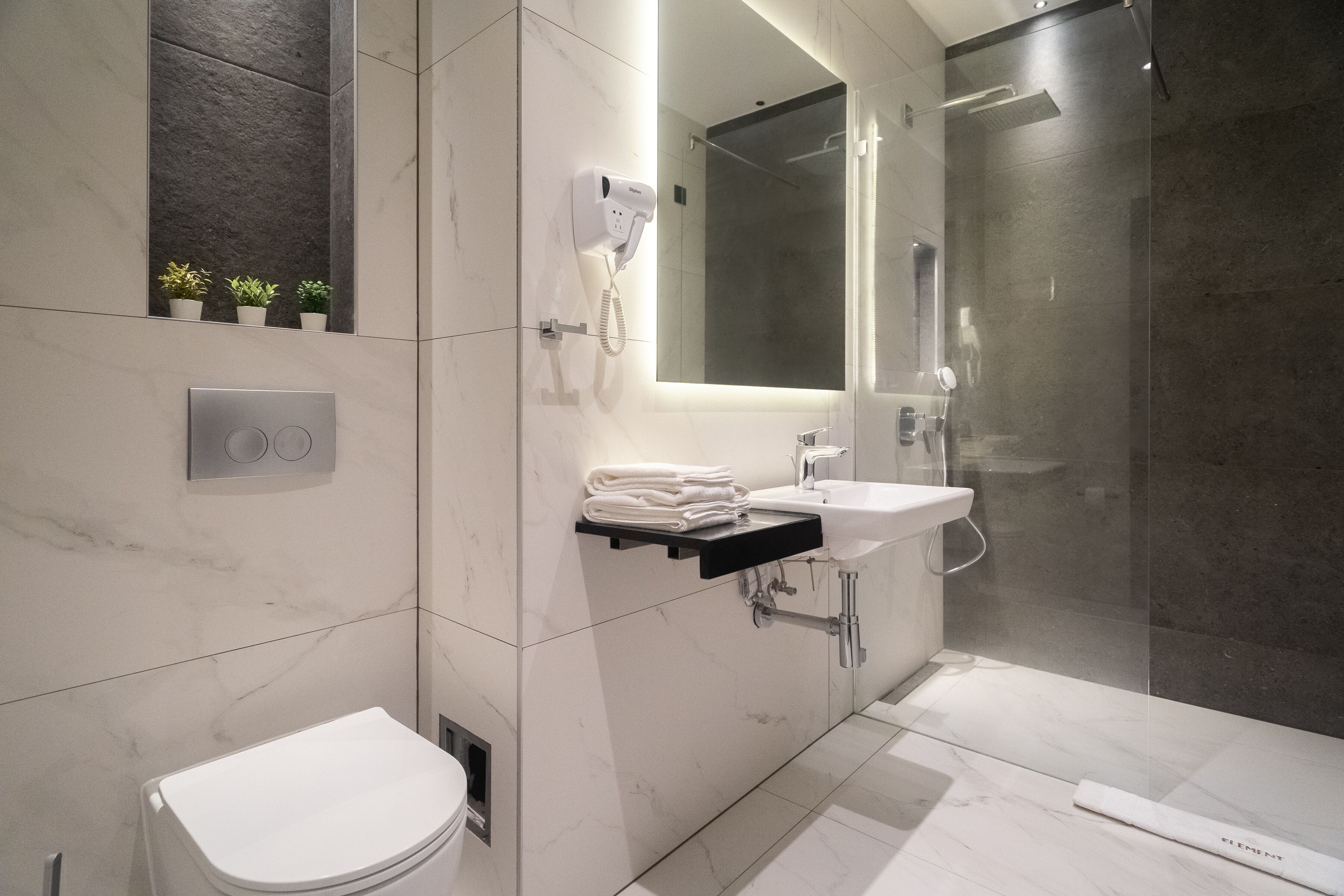 Hotel Element