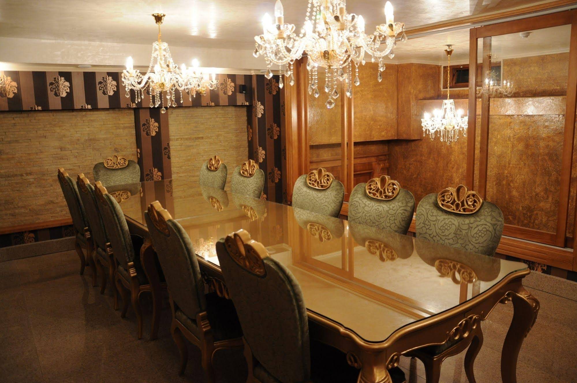 Premier Prezident Hotel Garni
