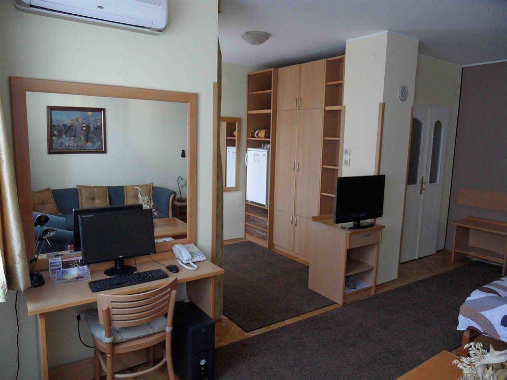 Voyager Bed And Breakfast Hotel