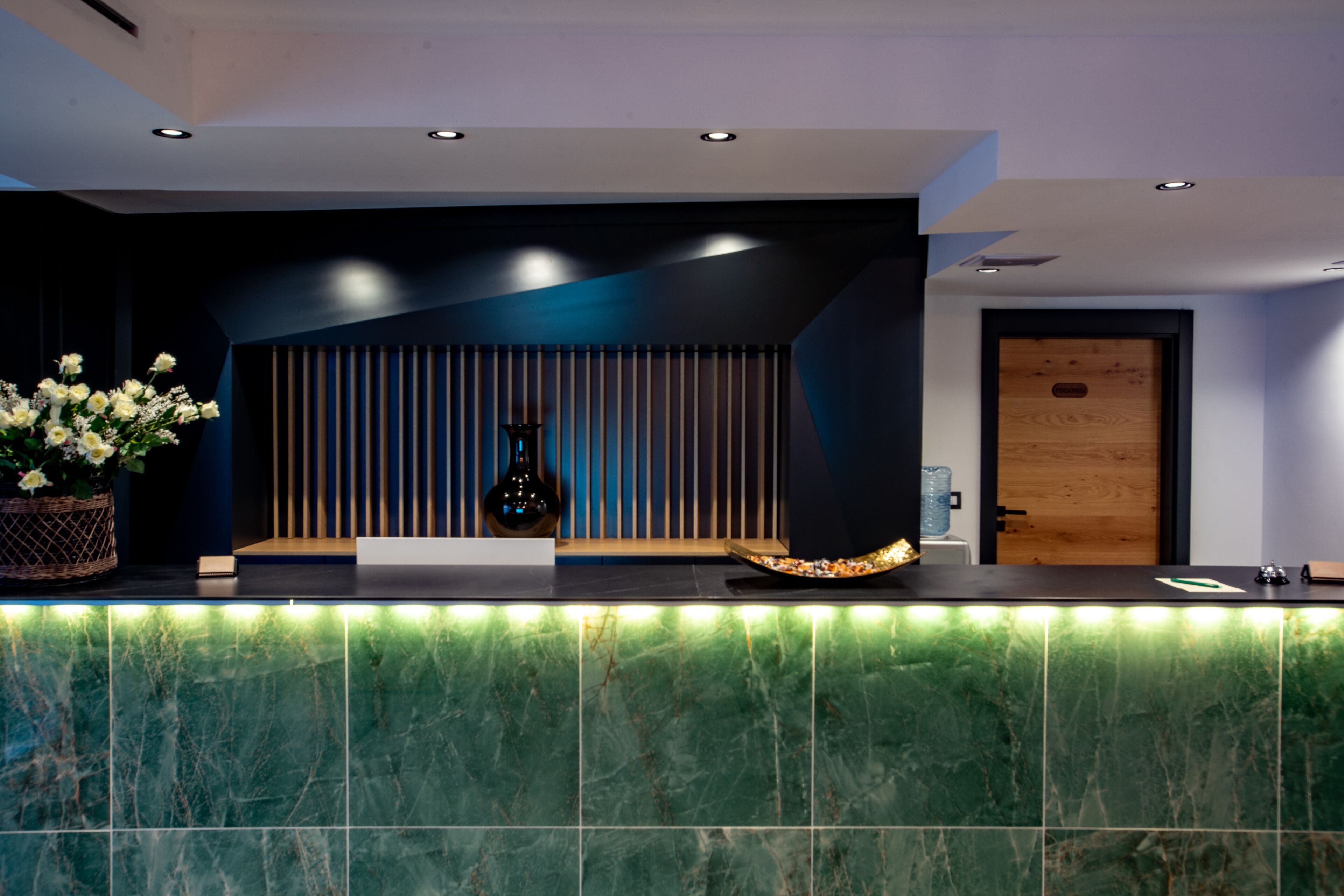 Ador Hotel