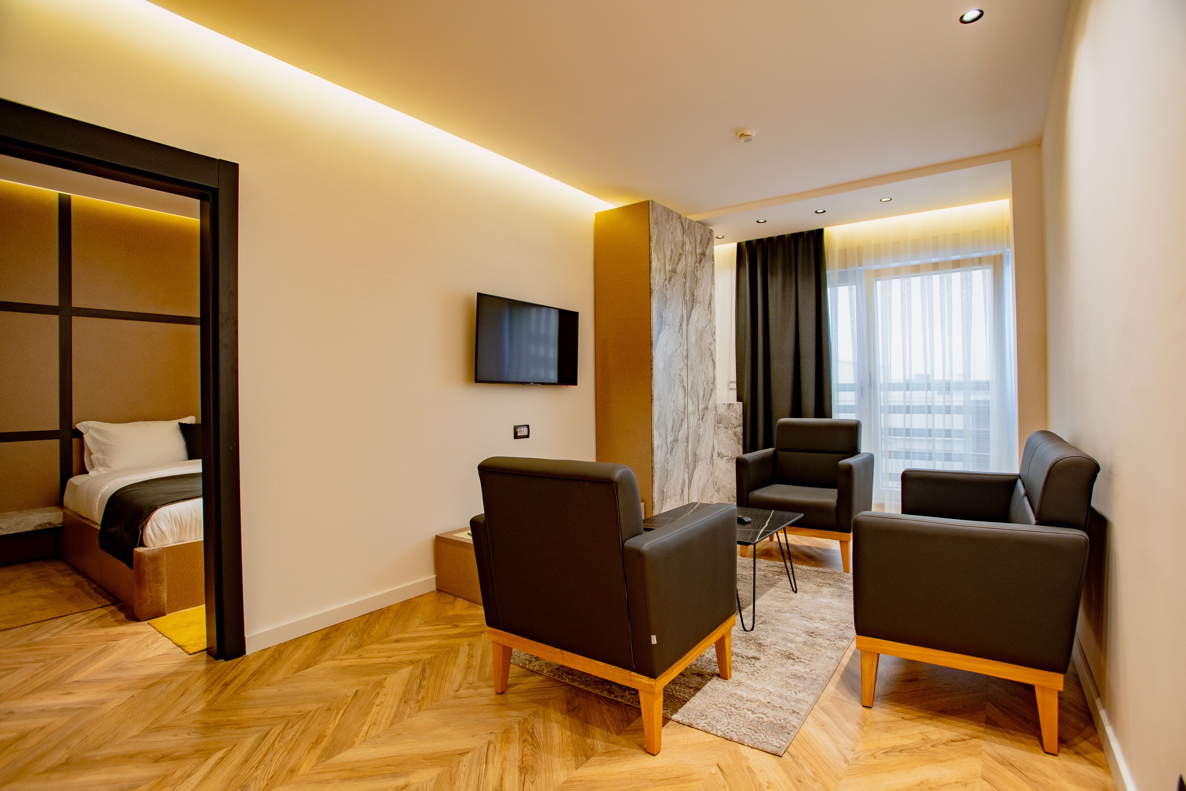 Ador Hotel