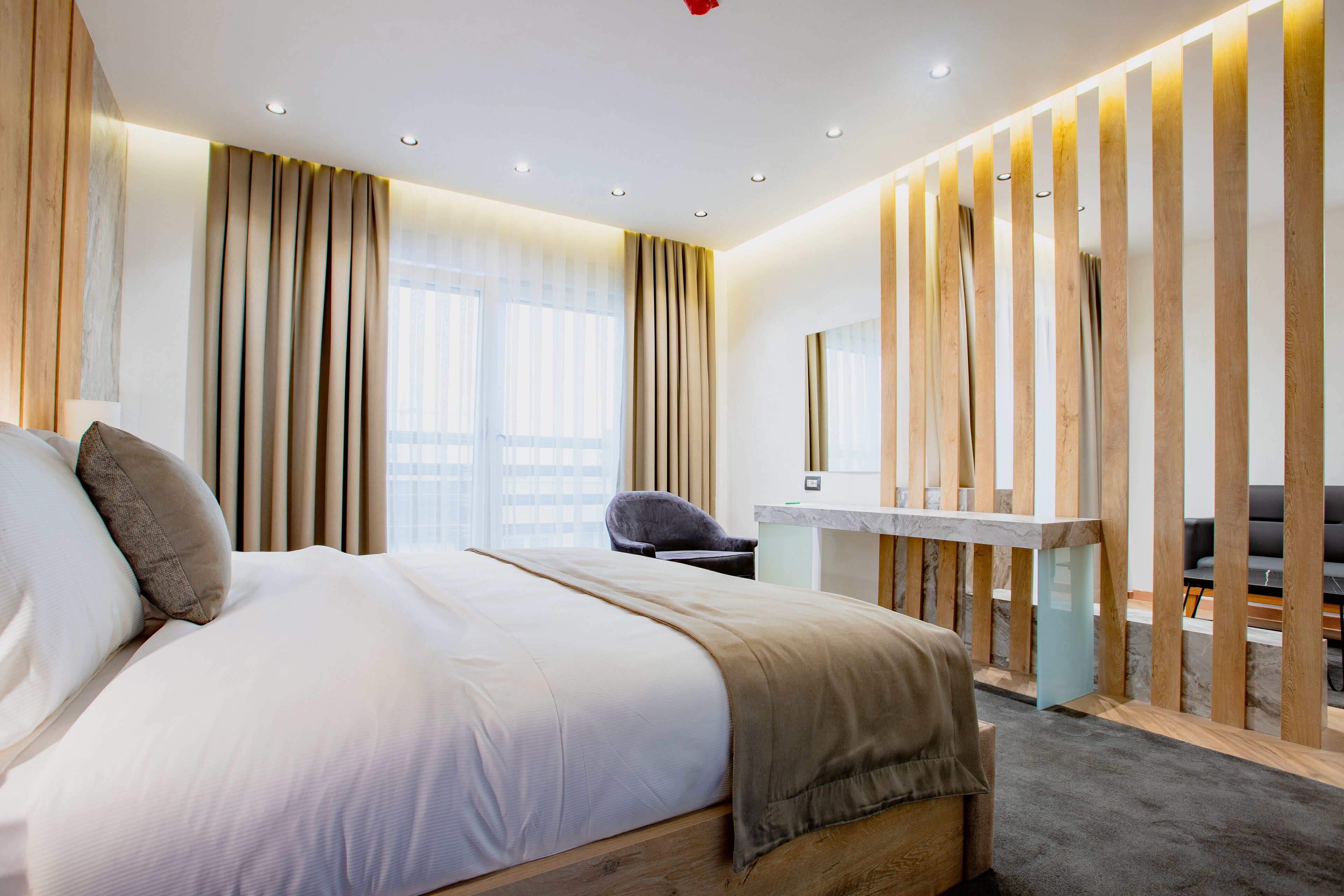 Ador Hotel